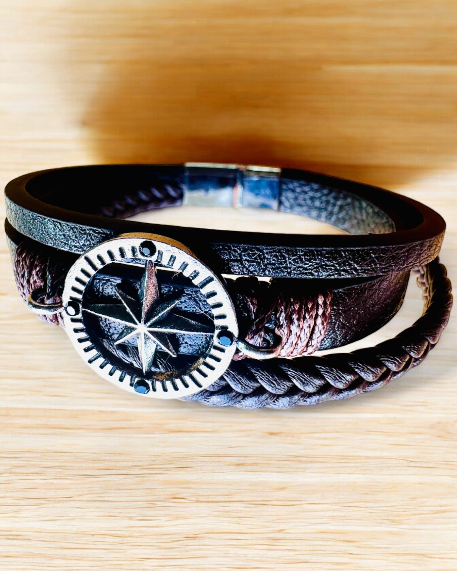 Pulsera "Compass Adventure" - posibilidad de personalización con grabado para regalo, 2 variantes de color para elegir.