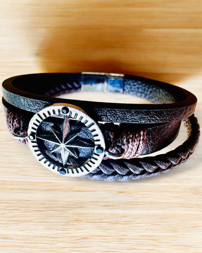 Pulsera "Compass Adventure" - posibilidad de personalización con grabado para regalo, 2 variantes de color para elegir.