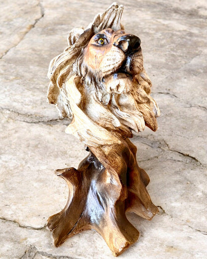 "Coraje de León" - Figura de Resina, 28 cm de altura, con opción de grabado para regalo