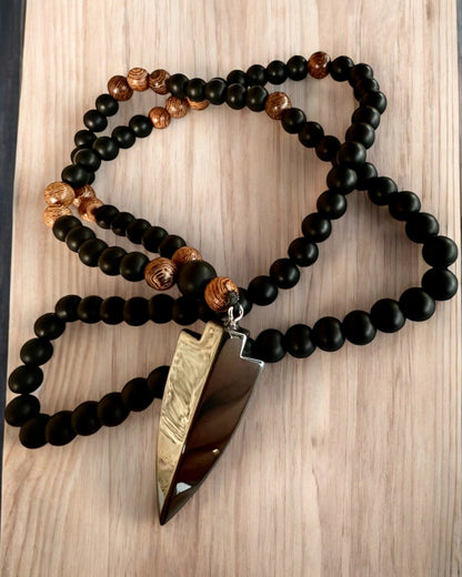 Flecha de Poder – Collar con Obsidiana Negra y Cuentas de Madera, personalización con grabado para regalo