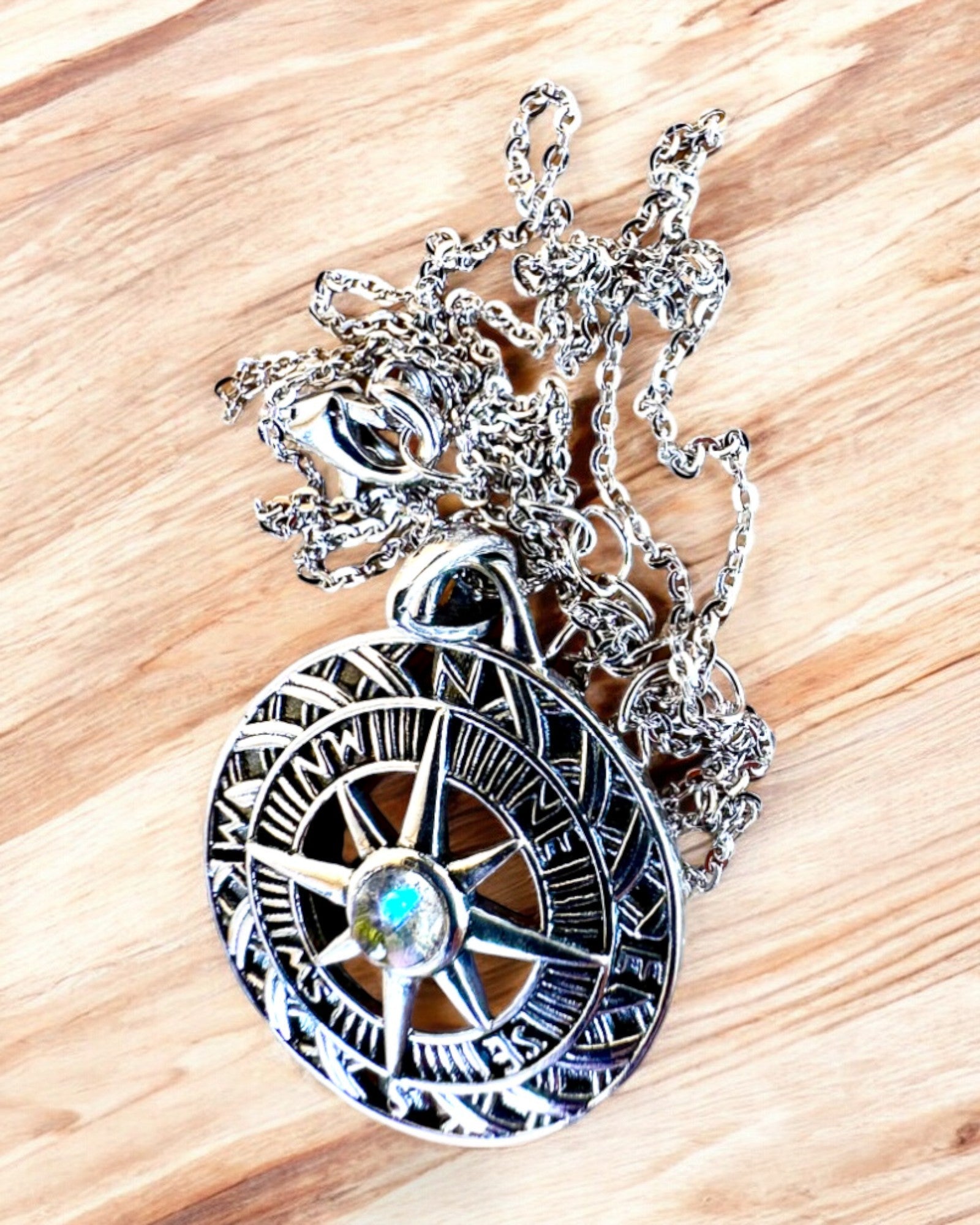 Amuleto de Viaje Astral – Collar de Plata con Grabado, personalización para regalo