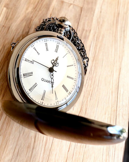 Reloj de bolsillo elegante "Czasownik" con opción de grabado para regalo