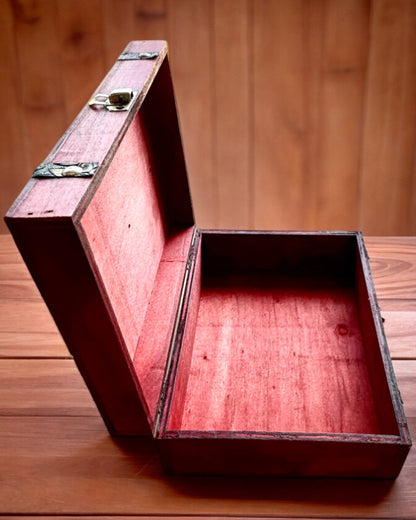 Caja de Madera Antigua con Posibilidad de Grabado, 23 cm x 16 cm x 7.5 cm