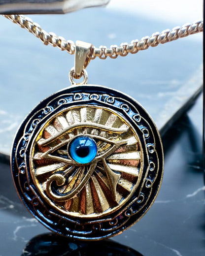 Amuleto "Ojo de Horus" - Elegancia y Protección, posibilidad de personalización con grabado para regalo