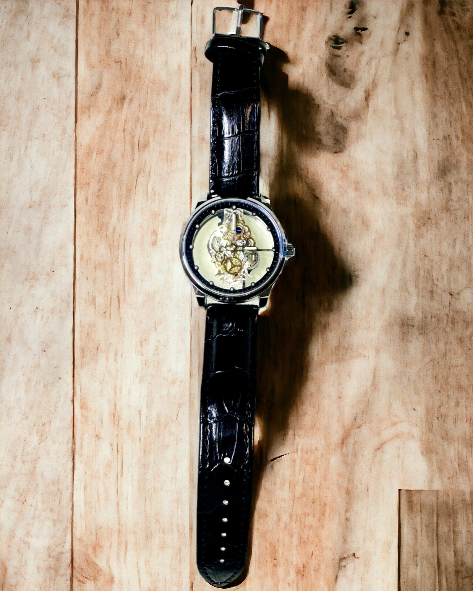 Reloj de Hombre de Cuarzo con Esfera Transparente - Elegancia Clásica en una Versión Moderna con correa negra. Personalización con grabado.