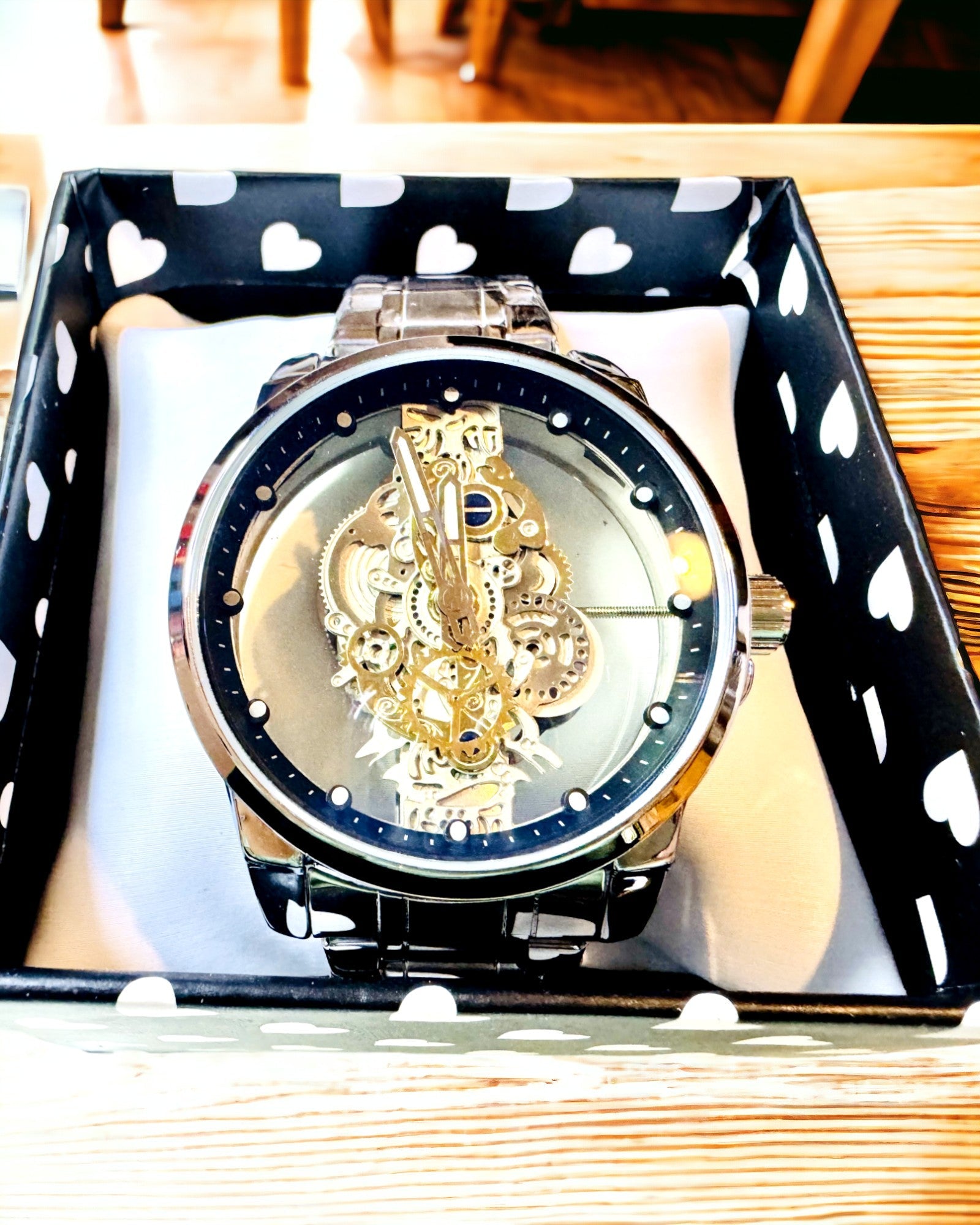 Reloj de Hombre Elegante de Cuarzo - Mecanismo Transparente y Elegancia Deportiva