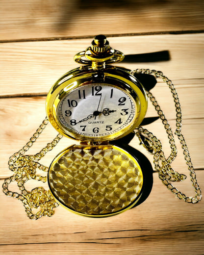 Reloj de bolsillo vintage en color dorado con posibilidad de grabado