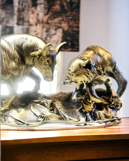 Escultura "Dos rivales" - Toro y Oso - Simbología del Mercado Financiero, Posibilidad de Grabado - color Cobre