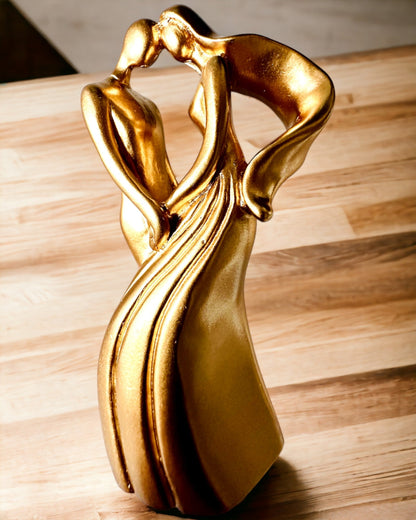 Escultura del Amor - "Pasión Eterna" - Pequeña Figura Decorativa de color dorado con Opción de Grabado