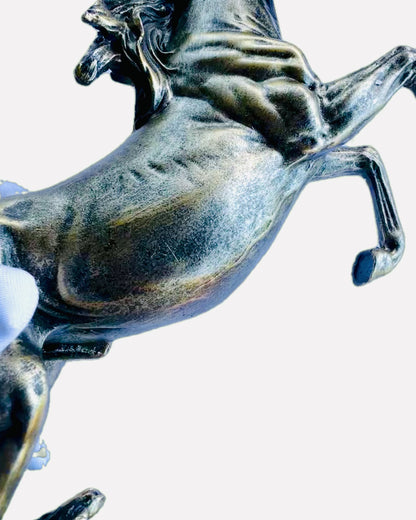 Noblesse - Figura, Estatua de Caballo en Movimiento - posibilidad de personalización con grabado para regalo