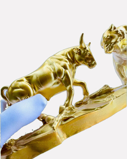 Duel Mocarzy - Escultura Decorativa Toro y Oso - posibilidad de personalización con grabado - color dorado