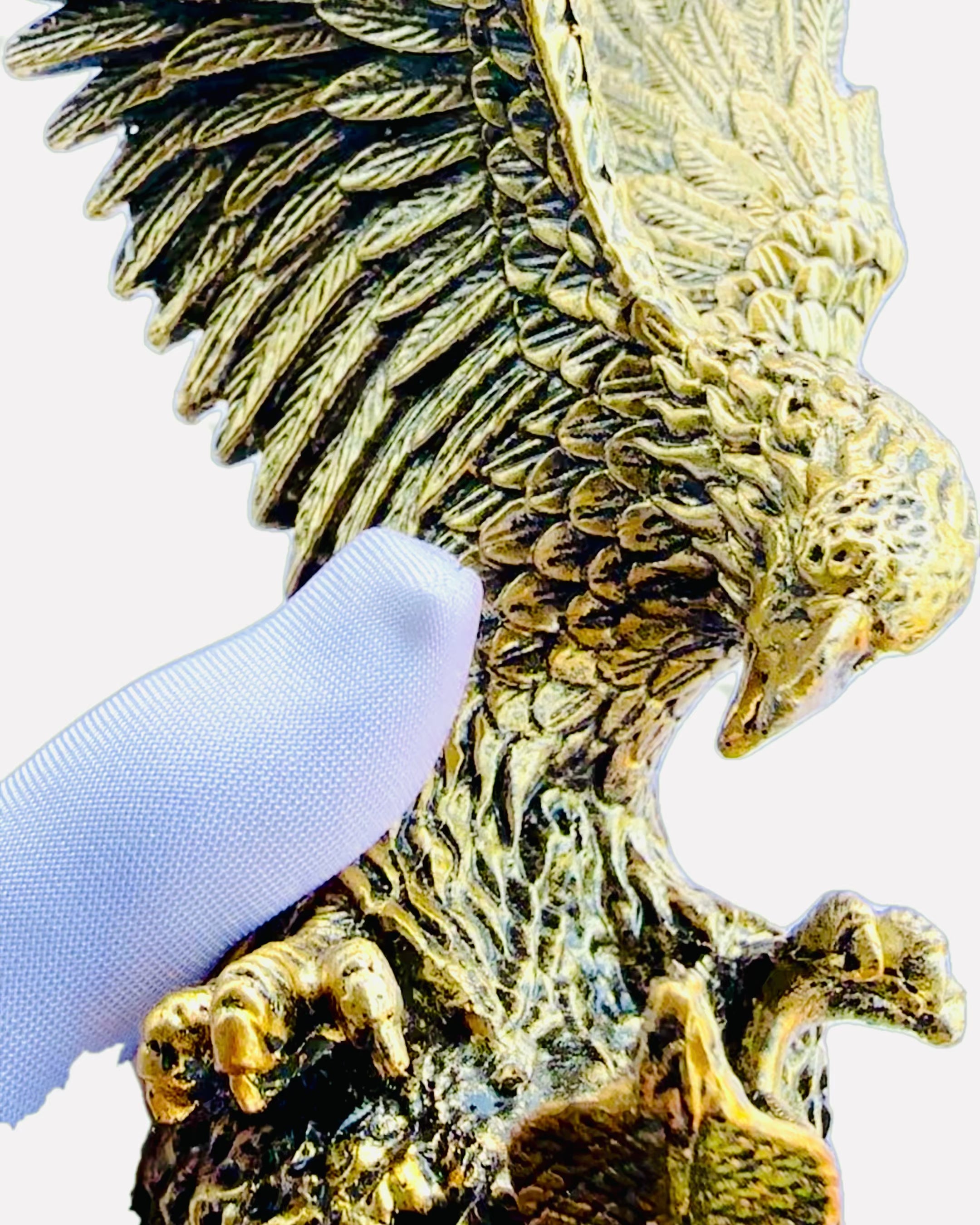 Águila Real – Figura Decorativa de Resina con Opción de Grabado