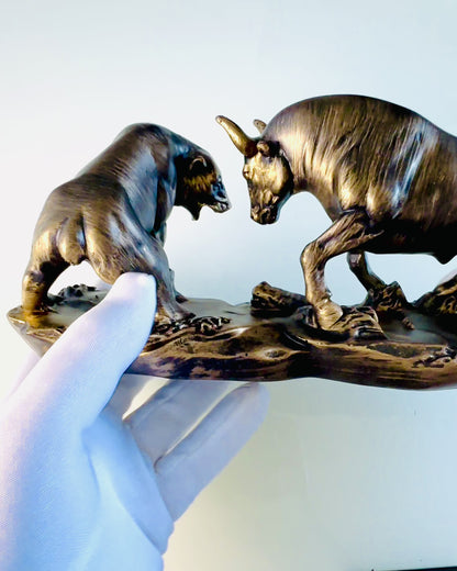 Escultura "Dos rivales" - Toro y Oso - Simbología del Mercado Financiero, Posibilidad de Grabado - color Cobre