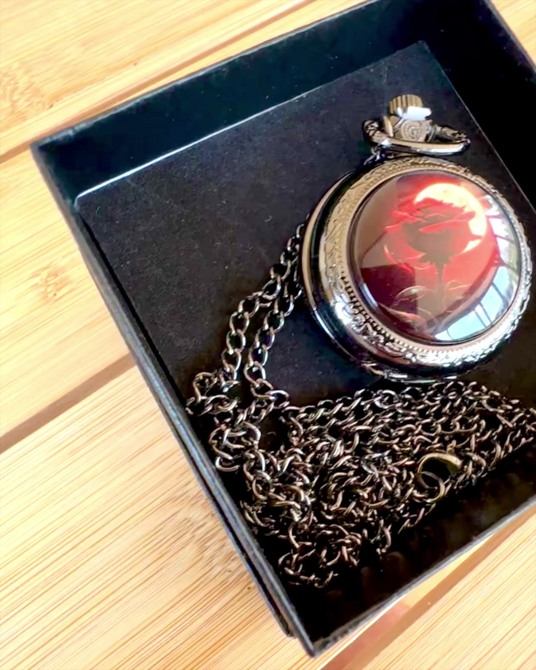 Reloj de bolsillo "Rosa de Noche", posibilidad de personalizar con grabado para regalo